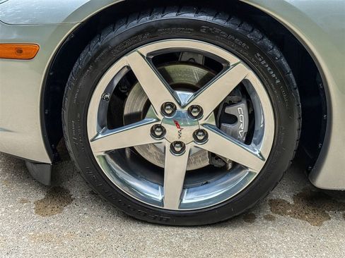 Used 2006 Chevrolet Corvette Convertible w/ Preferred Equipment Group RWD image 26