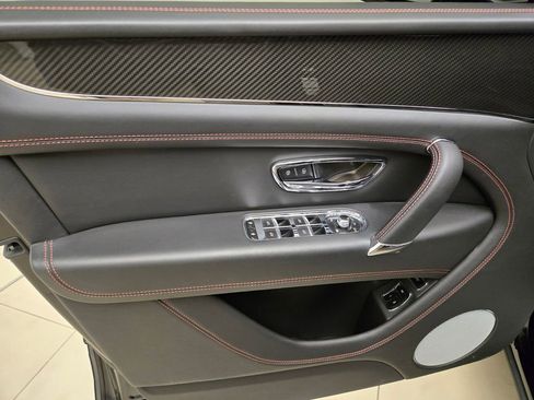 Used 2019 Bentley Bentayga image 31