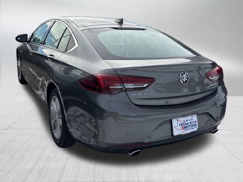 Used 2018 Buick Regal Preferred image 6