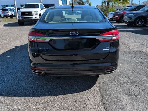 Used 2017 Ford Fusion SE image 4