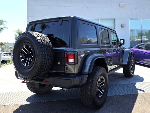 Used 2023 Jeep Wrangler Unlimited Rubicon w/ Xtreme 35 Tire Package AWD/4WD image 5
