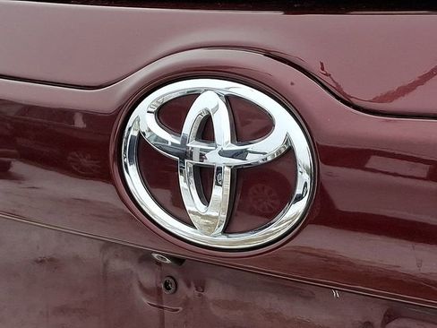 Used 2015 Toyota Highlander XLE image 31