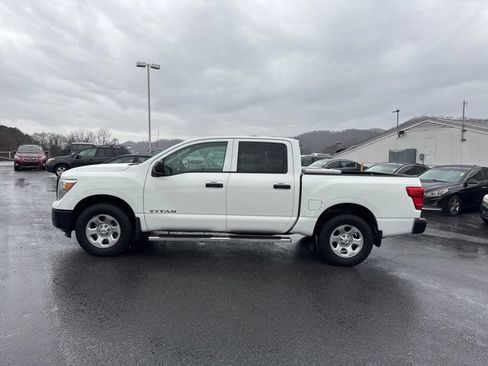 Used 2017 Nissan Titan S image 5