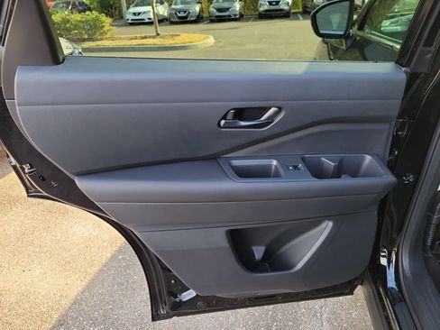 New 2026 Nissan Pathfinder S image 13