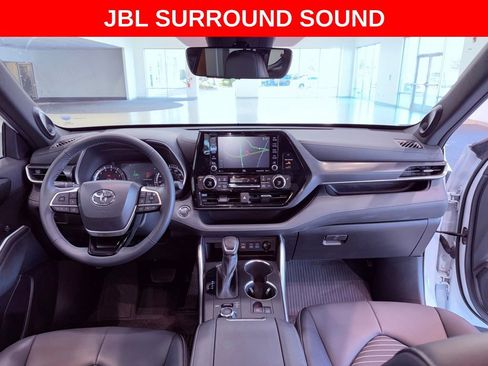 Used 2022 Toyota Highlander XSE image 14