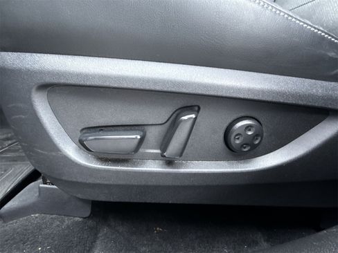 Used 2022 INFINITI QX50 Luxe w/ Appearance Package image 17