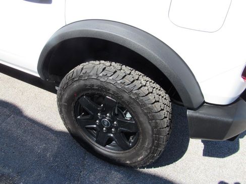 Used 2025 Ford Bronco 4-Door AWD/4WD image 4