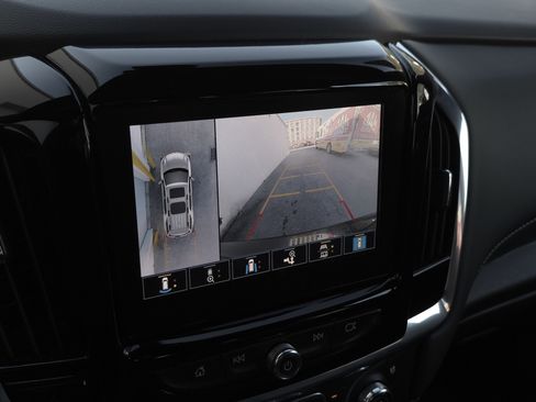 Used 2023 Chevrolet Traverse Premier image 26