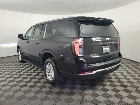 New 2026 Chevrolet Suburban LT image 6
