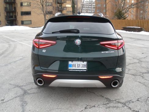Used 2019 Alfa Romeo Stelvio AWD image 9