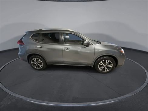 Used 2019 Nissan Rogue SV w/ Sun & Sound Touring Package image 9