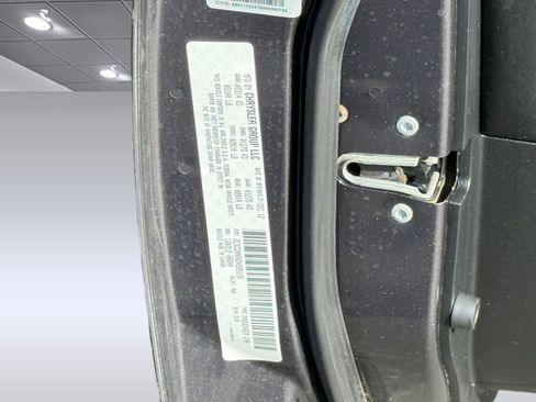 Used 2013 Chrysler 300 w/ Driver Convenience Group image 22