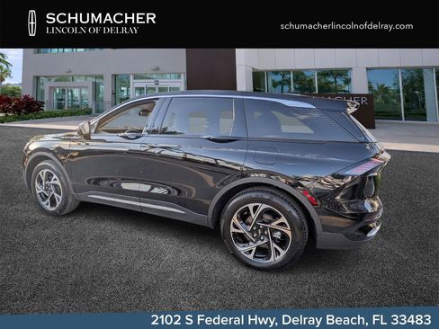 New 2025 Lincoln Nautilus Premier AWD/4WD image 5