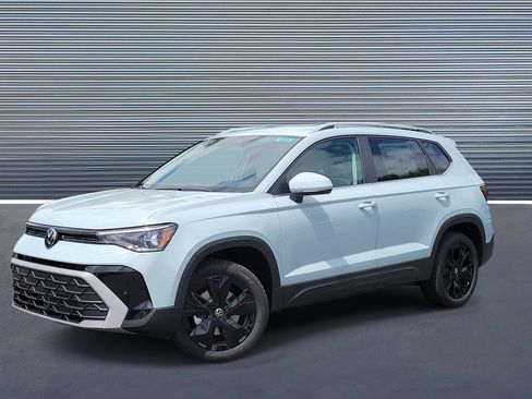 New 2026 Volkswagen Taos SE FWD image 1