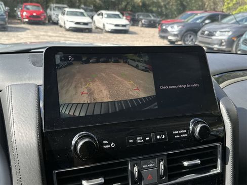 Used 2024 Nissan Armada SV image 22