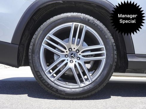 Used 2025 Mercedes-Benz GLS 450 4MATIC image 34
