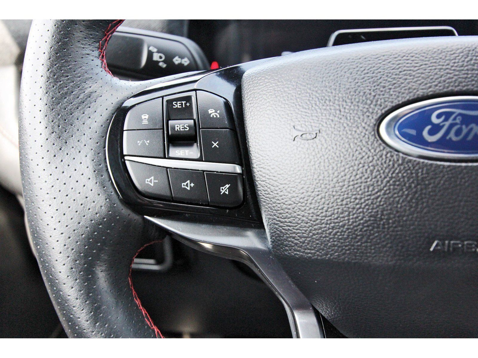 Used 2025 Ford Explorer ST-Line w/ Premium Package RWD image 19