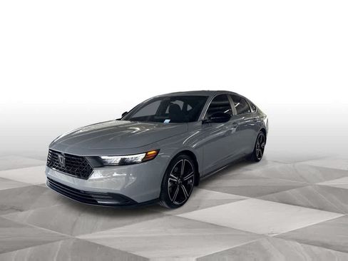 Used 2024 Honda Accord Sport image 4