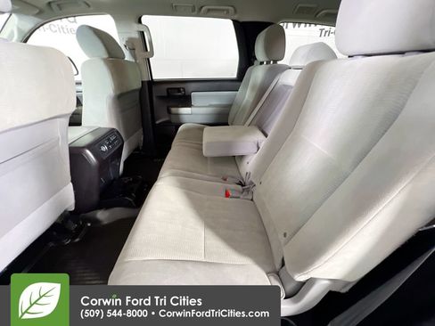 Used 2017 Toyota Sequoia SR5 AWD/4WD image 29