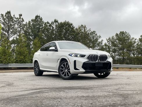 Used 2024 BMW X6 xDrive40i w/ Parking Assistance Package image 2