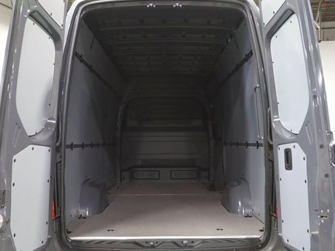 Used 2025 Mercedes-Benz Sprinter 2500 image 21