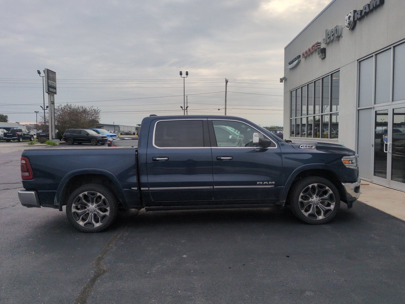 Used 2019 RAM 1500 Limited AWD/4WD image 4