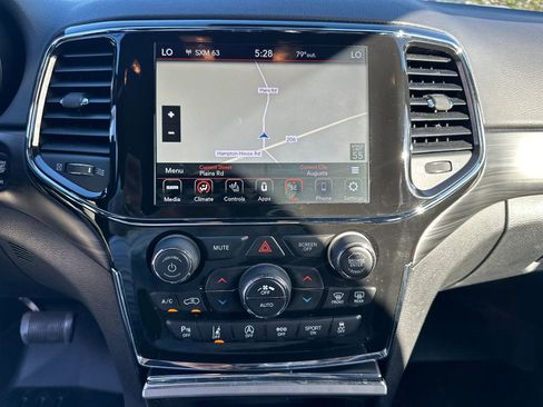 Used 2021 Jeep Grand Cherokee Laredo X image 22