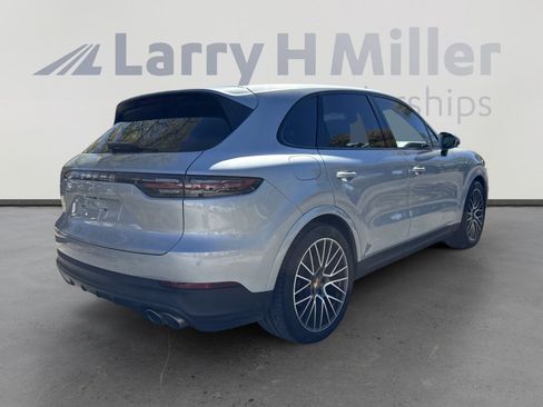 Used 2020 Porsche Cayenne S image 2