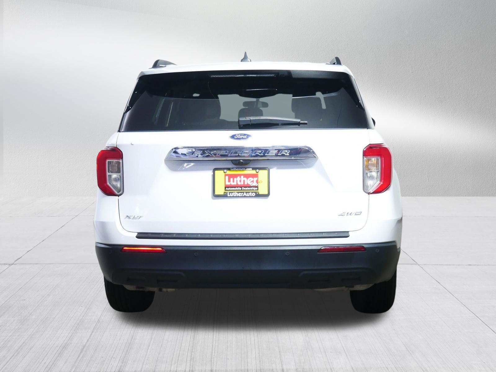 Used 2023 Ford Explorer XLT AWD/4WD image 6