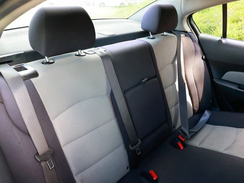 Used 2014 Chevrolet Cruze LS image 14