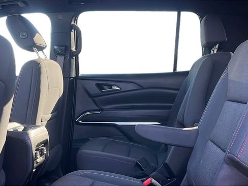 Used 2024 Chevrolet Traverse Z71 image 25