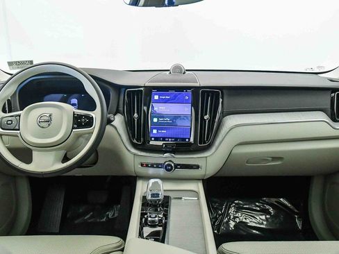 Certified 2025 Volvo XC60 B5 Ultra w/ Protection Package Premier image 14