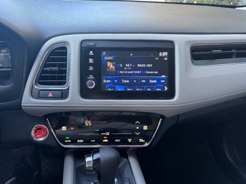Used 2021 Honda HR-V EX image 31