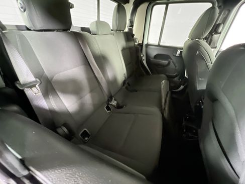 Used 2023 Jeep Gladiator Willys image 25