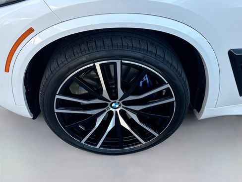 Used 2025 BMW X5 M60i w/ Climate Comfort Package image 38