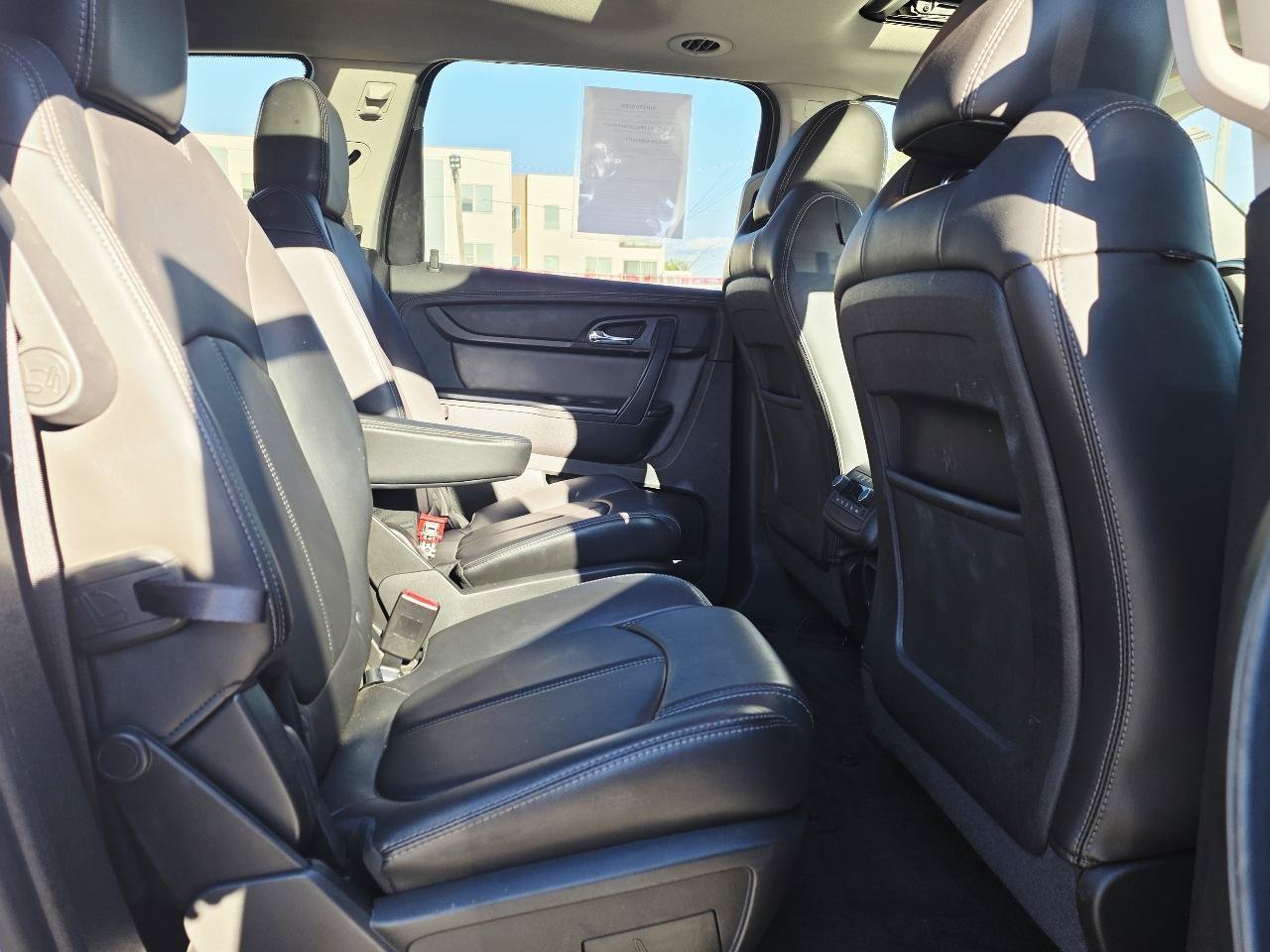 Used 2017 Chevrolet Traverse LT FWD image 19