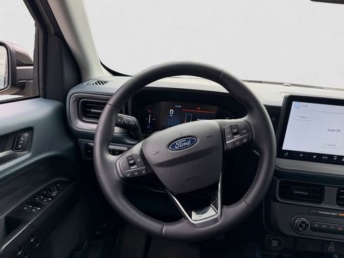 Used 2025 Ford Maverick XLT w/ XLT Luxury Package AWD/4WD image 12