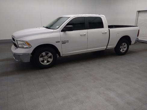 Used 2019 RAM 1500 Classic SLT RWD image 2
