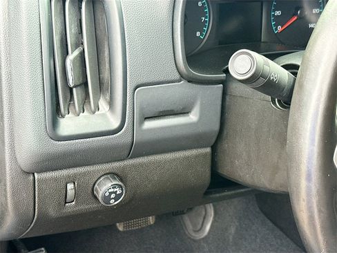 Used 2021 Chevrolet Colorado LT w/ LT Convenience Package image 11
