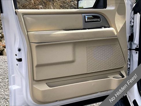 Used 2015 Ford Expedition Limited w/ Equipment Group 301A AWD/4WD image 18
