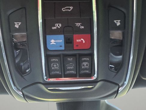 New 2023 Jeep Wagoneer Series III w/ Premium Group I image 37