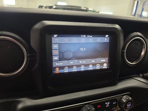 Used 2018 Jeep Wrangler Unlimited Sahara w/ Cold Weather Group AWD/4WD image 13