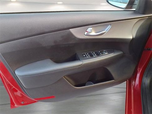 Used 2024 Kia Forte LXS w/ LXS Technology Package image 13