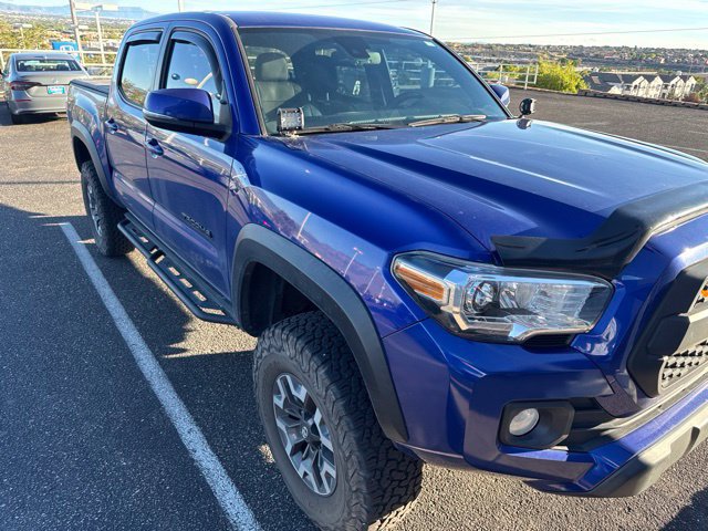 Used 2023 Toyota Tacoma TRD Off-Road w/ Black Out Package (TMS) AWD/4WD image 1
