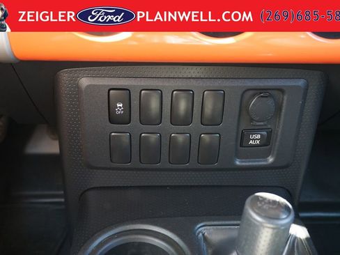 Used 2014 Toyota FJ Cruiser 4WD w/ Convenience Package image 20
