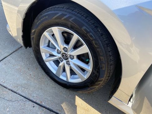 Used 2025 Toyota Camry LE FWD image 27