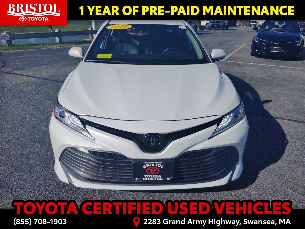 Certified 2019 Toyota Camry XLE FWD image 2