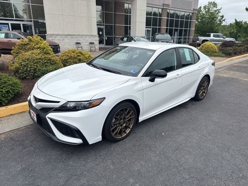 Used 2023 Toyota Camry SE w/ Convenience Package AWD/4WD image 7