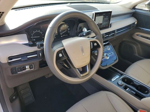 Certified 2022 Lincoln Corsair Standard w/ Equipment Group 101A image 13