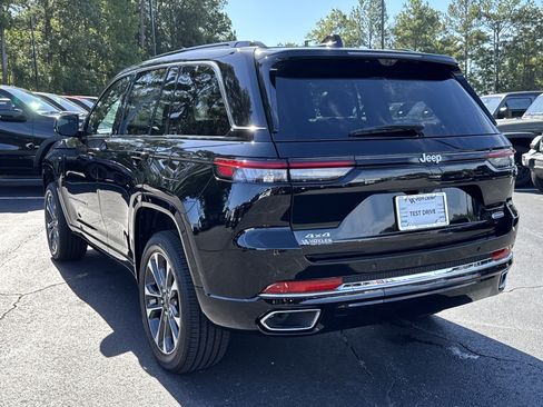 New 2025 Jeep Grand Cherokee Overland w/ Luxury Tech Group IV image 6
